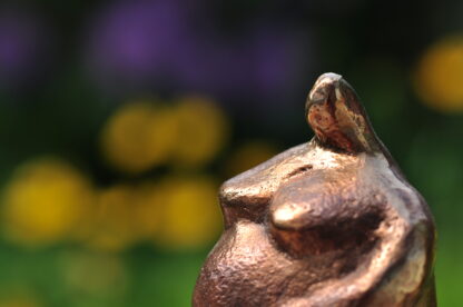 Bronzeskulptur af kvinde