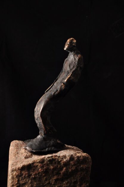 Bronzeskulptur-mand i bevægelse
