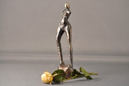Bronzeskulptur. Kvindefigur. Lille skulptur i bronze.