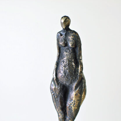 Kvinde - Bronzefigur