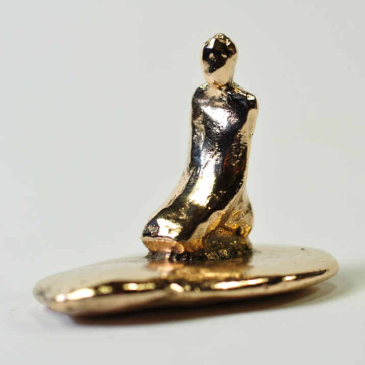 Poleret Forgænger udvikle Yoga - smuk bronzefigur. Gave i bronze. Bronzeskulptur til salg.
