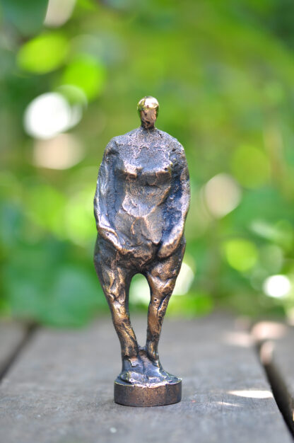 Kvinde i fuld figur - Bronzefigur