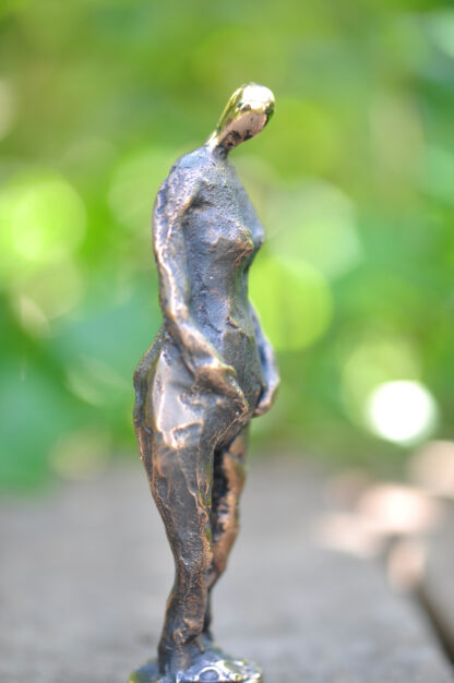 Kvinde i fuld figur - Bronzefigur