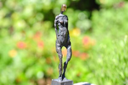 Kvindefigur - bronzeskulptur