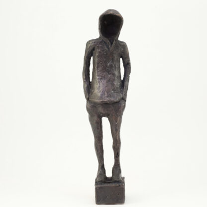 Figur med hættetrøje - Bronzefigur