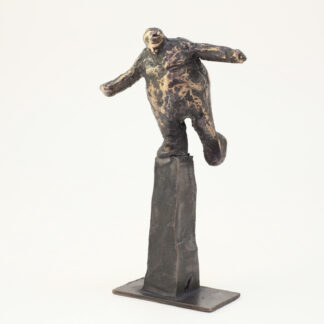 Balance - Bronzefigur af Bo Kalvslund