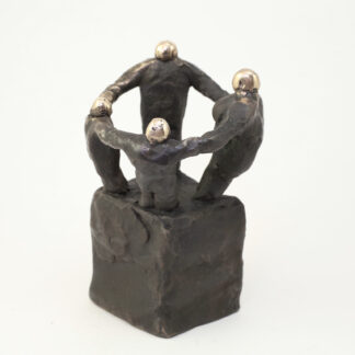 Familien - Bronzeskulptur af Bo Kalvslund