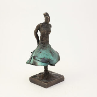Ballerina med skørt - Bronzefigur af Bo Kalvslund